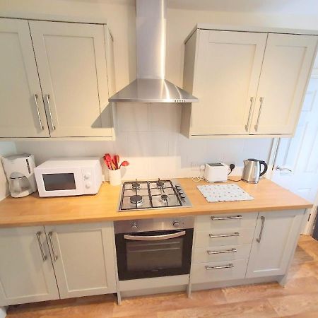 Bassett Flat With 2 Bedrooms And Superfast Wi-Fi 시팅본 외부 사진