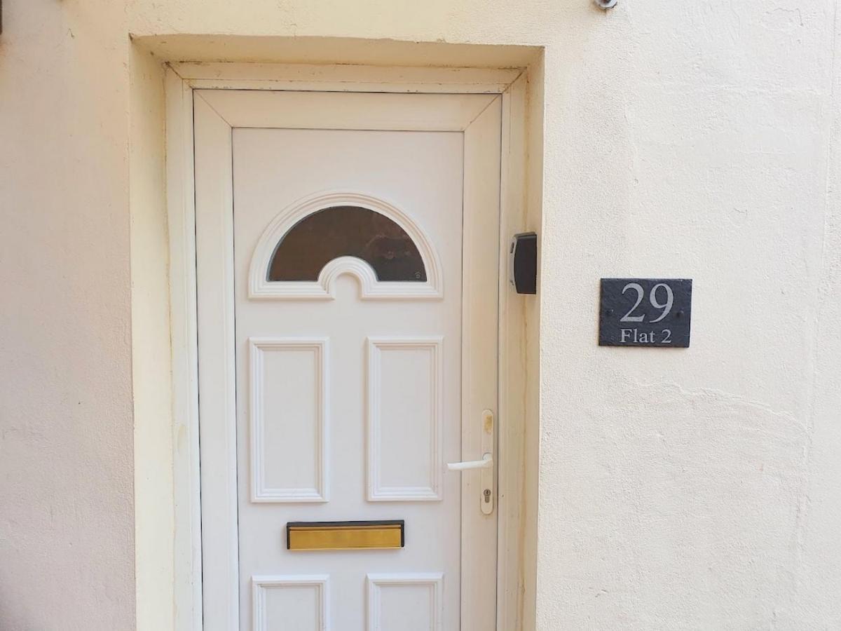 Bassett Flat With 2 Bedrooms And Superfast Wi-Fi 시팅본 외부 사진