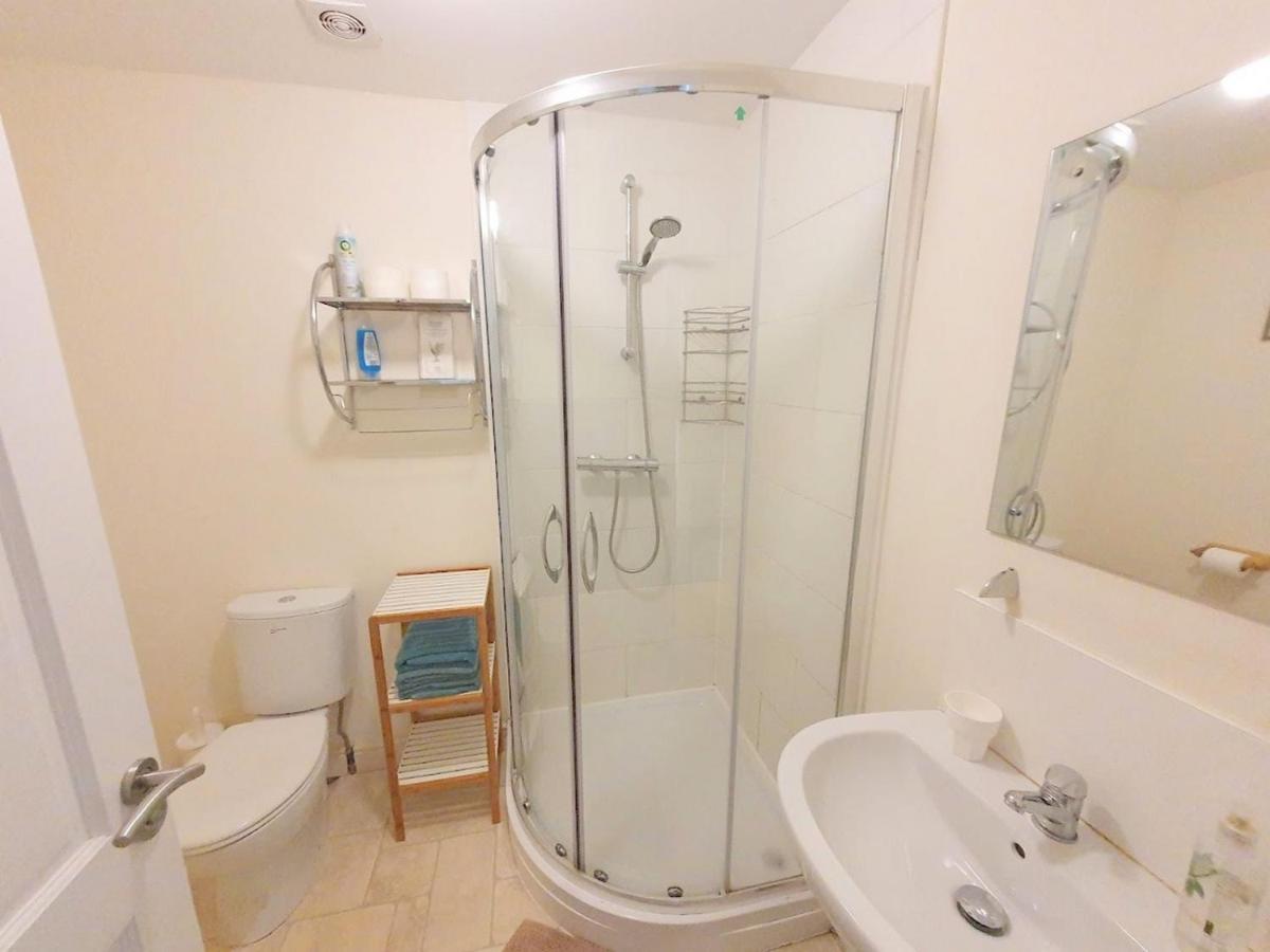 Bassett Flat With 2 Bedrooms And Superfast Wi-Fi 시팅본 외부 사진