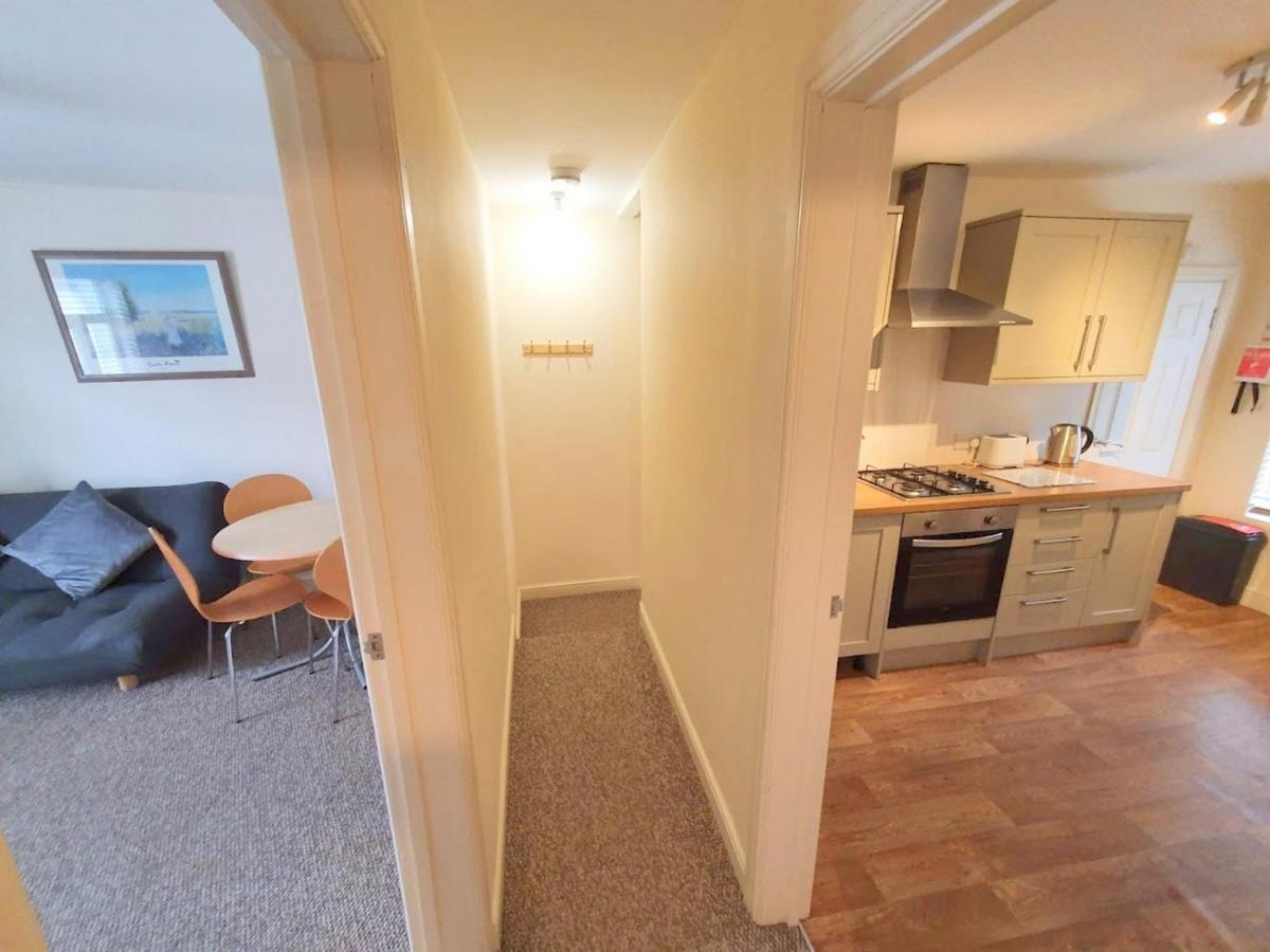 Bassett Flat With 2 Bedrooms And Superfast Wi-Fi 시팅본 외부 사진
