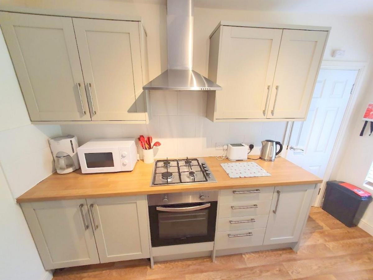 Bassett Flat With 2 Bedrooms And Superfast Wi-Fi 시팅본 외부 사진