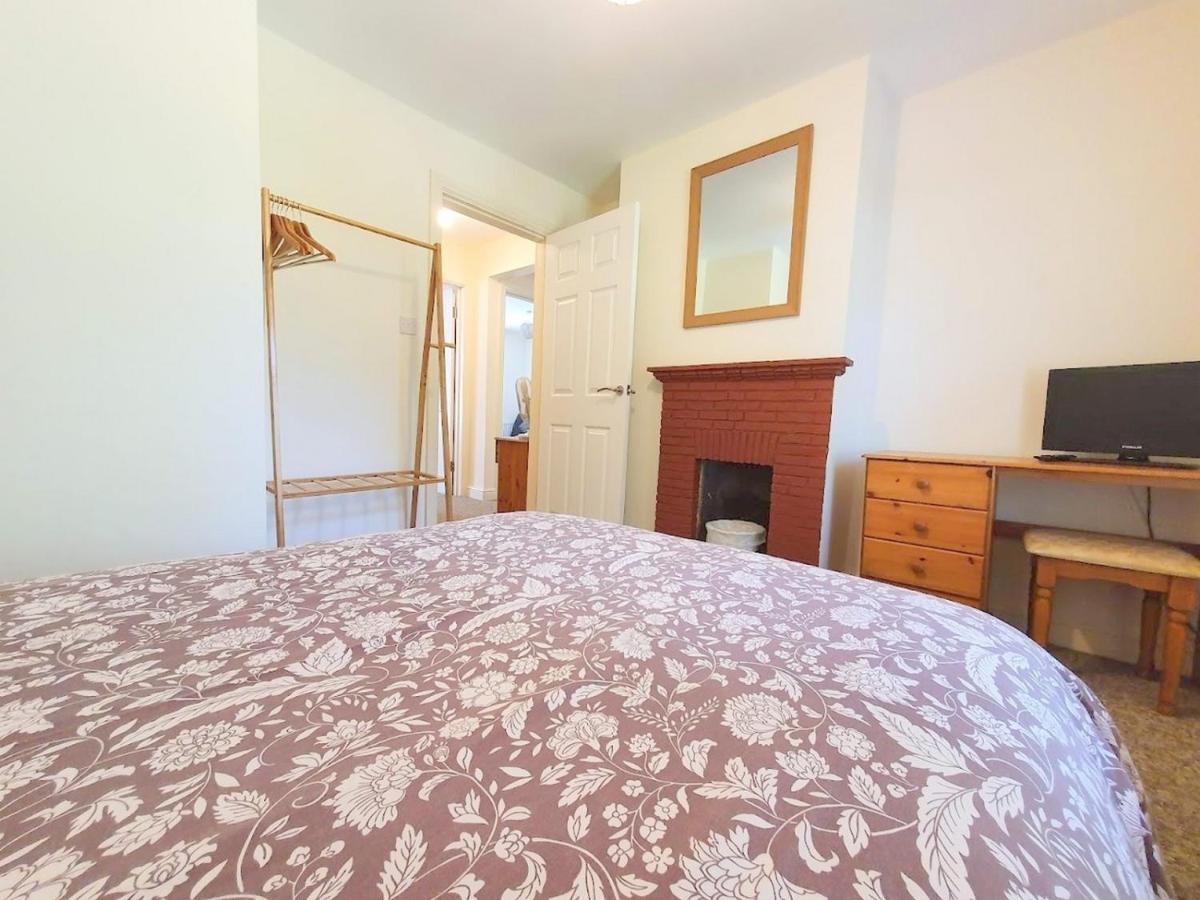 Bassett Flat With 2 Bedrooms And Superfast Wi-Fi 시팅본 외부 사진
