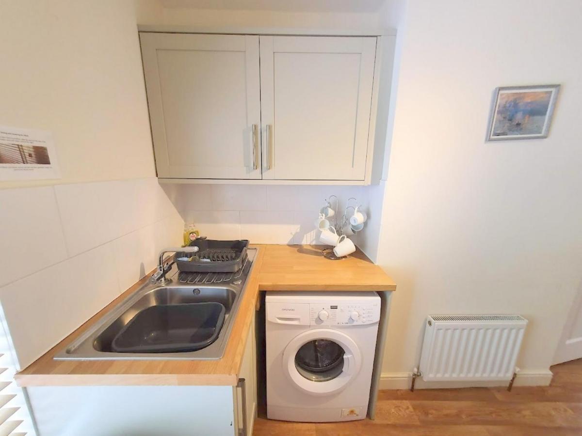 Bassett Flat With 2 Bedrooms And Superfast Wi-Fi 시팅본 외부 사진