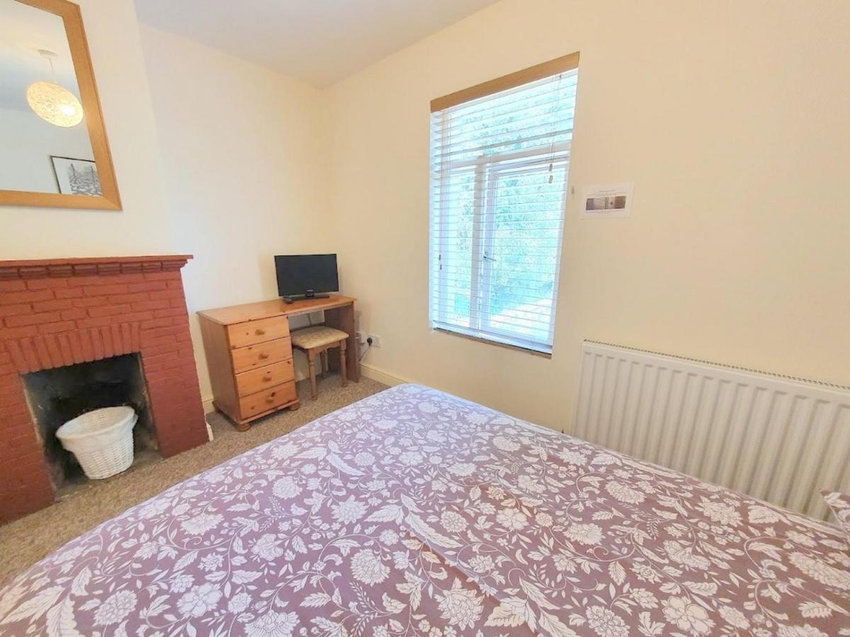 Bassett Flat With 2 Bedrooms And Superfast Wi-Fi 시팅본 외부 사진